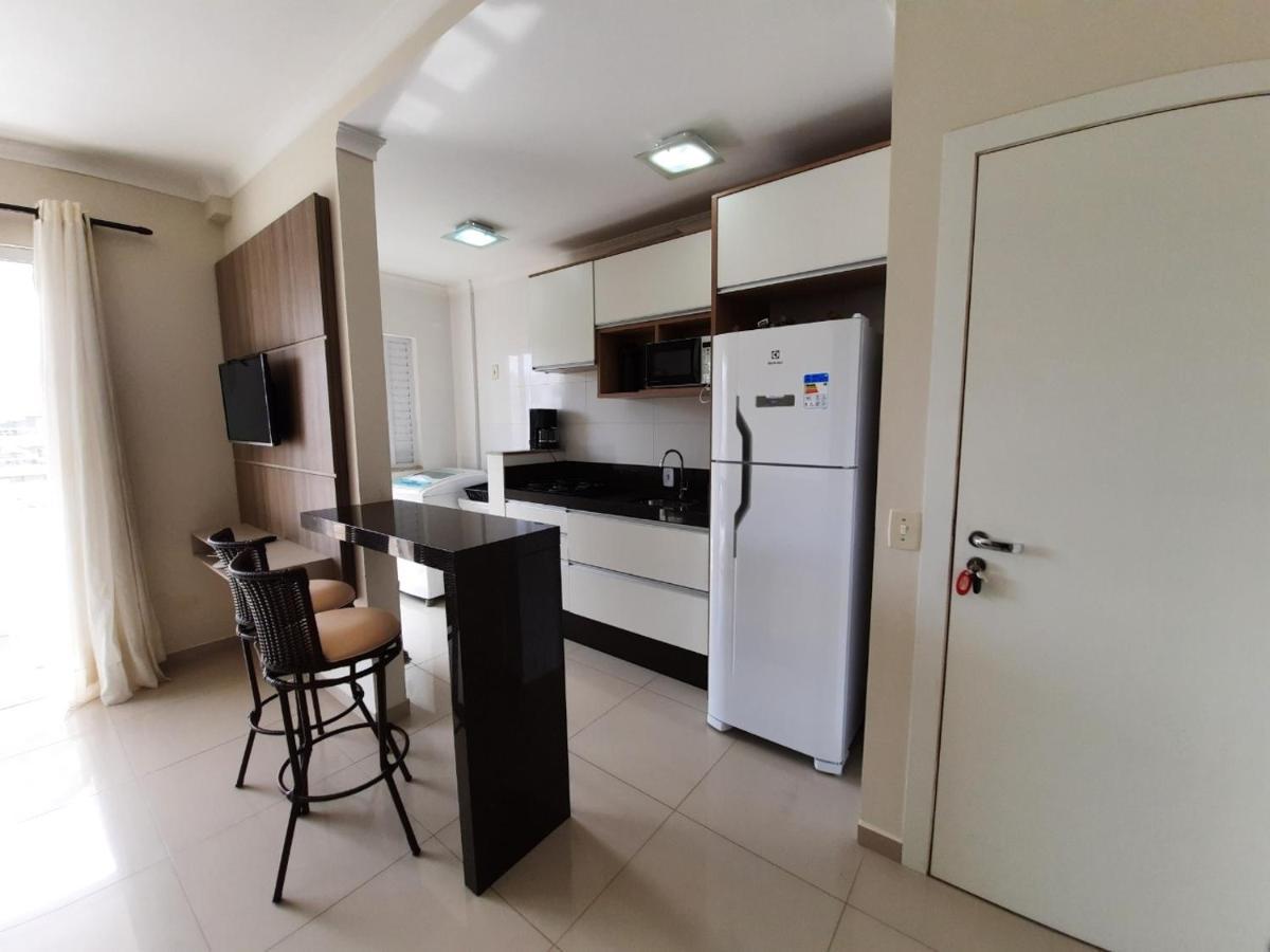 Apartamento 3 Quartos 8 Pessoas A 50 Mts Da Praia De Bombas, A 100M Da Passarela Do Ribeiro Bombinhas Ngoại thất bức ảnh