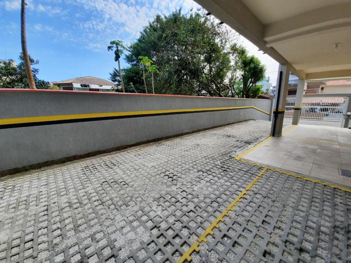 Apartamento 3 Quartos 8 Pessoas A 50 Mts Da Praia De Bombas, A 100M Da Passarela Do Ribeiro Bombinhas Ngoại thất bức ảnh